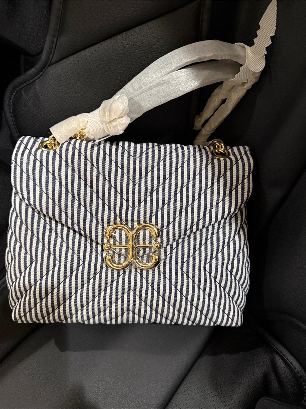 Express NWT Quilted Crossbody - Navy & White with Gold Chain - Picture 2 of 7